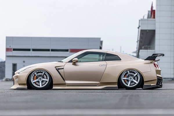 Kuhl Racing 35R-MY24 EDITION WIDE 8P Aero Set (FRP) for Nissan GT-R (R35)